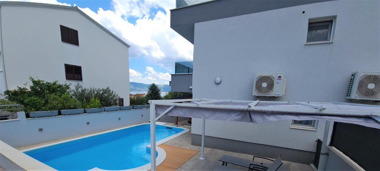Villa Freya - Vacation House Слатине Экстерьер фото